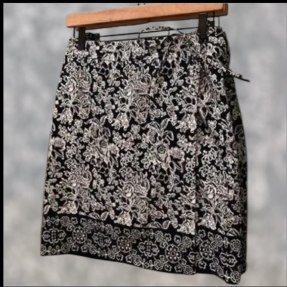 Ann Taylor Floral‎  Wrap Paisley A Line Skirt Size 6 - Picture 1 of 4